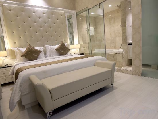 Фото Grand Darmo Suite by Amithya