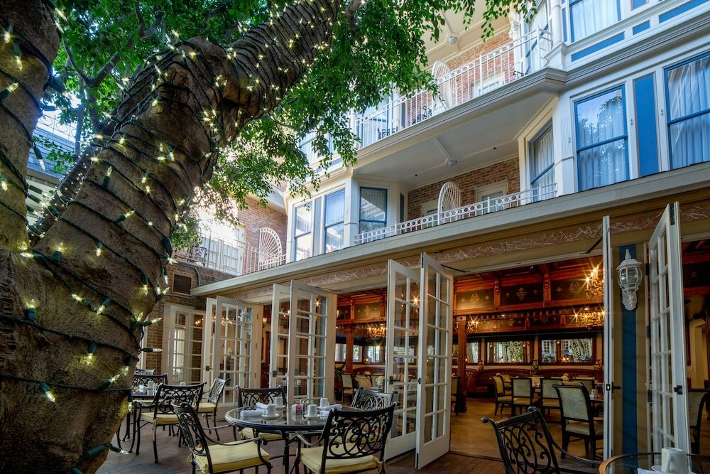 Фото The Horton Grand Hotel