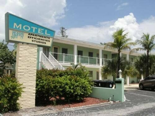 Гостиница Holiday House Motel в Лейк Уорте