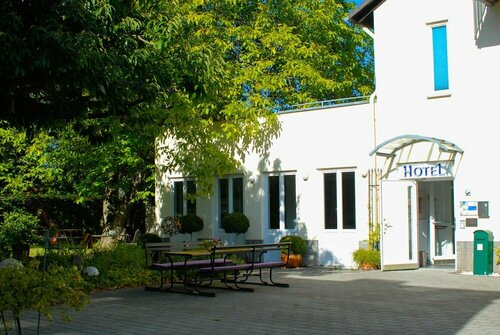 Гостиница Hotel ZweiLinden в Меккенхайме