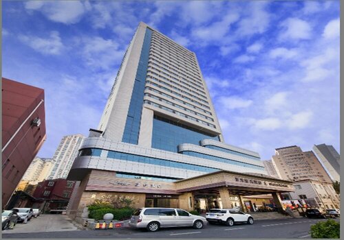 Гостиница Sun Moon Lake Hotel в Даляне