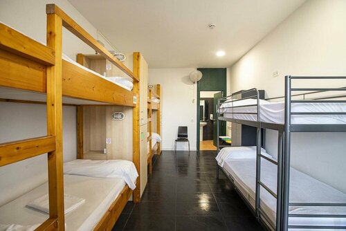 Хостел Inout Hostel Barcelona в Сант-Кугате-дель-Вальесе
