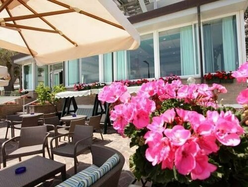 Гостиница Hotel Pelikan в Линьяно-Саббьядоро