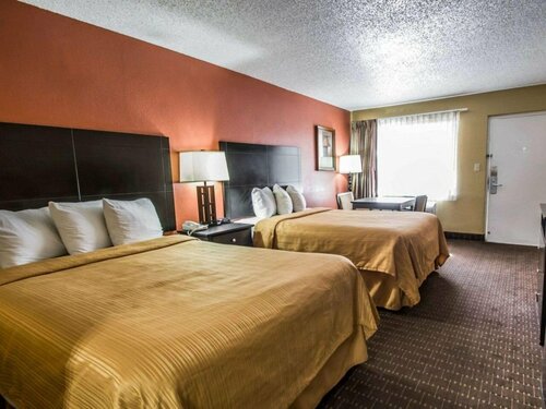 Гостиница Quality Inn near Blue Spring в Делтоне