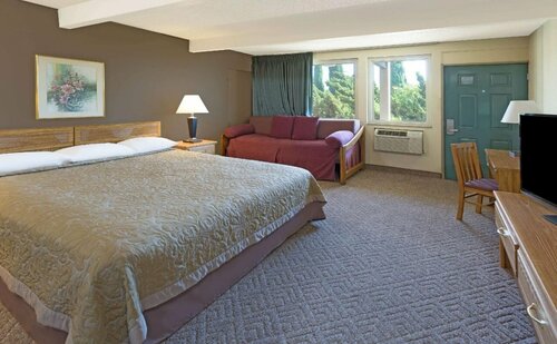 Гостиница Costa Mesa Inn в Коста-Меса