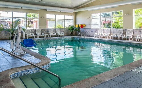 Гостиница Quality Inn & Suites Ann Arbor Hwy 23 в Ипсиланти