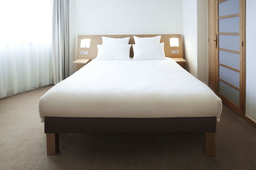 Фото Novotel Lausanne Bussigny