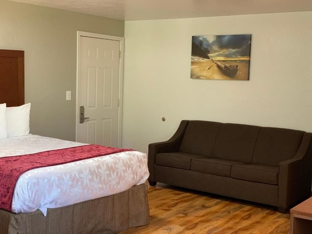 Фото Red Carpet Inn Medford