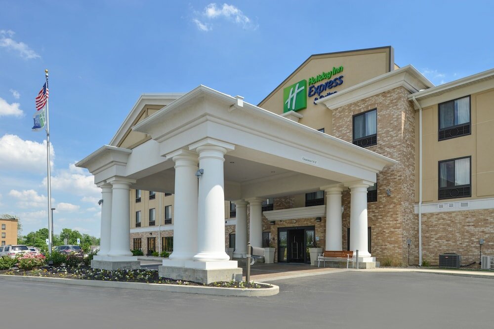Фото Holiday Inn Express & Suites Greenfield, an Ihg Hotel
