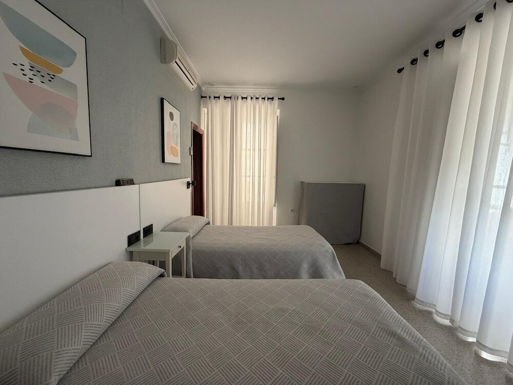 Фото Hostal Bahia