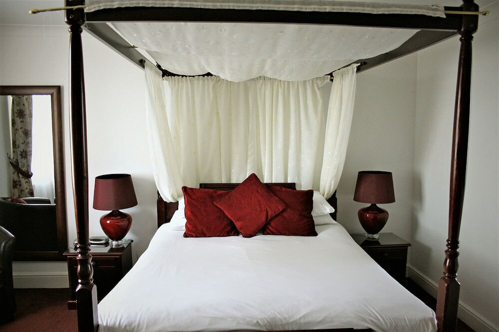 Фото The Canterbury Hotel