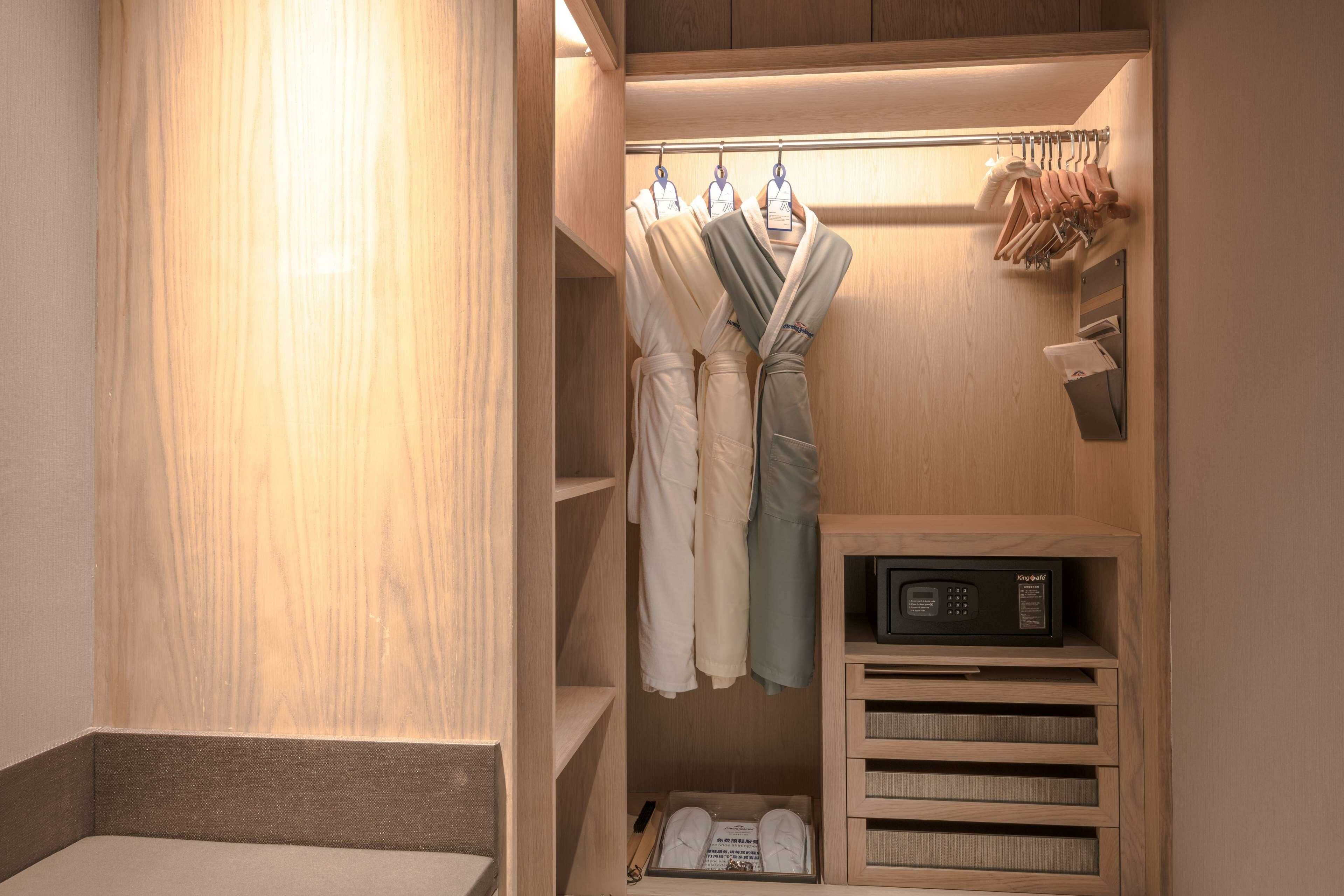 Фото Howard Johnson Caexpo Plaza Nanning