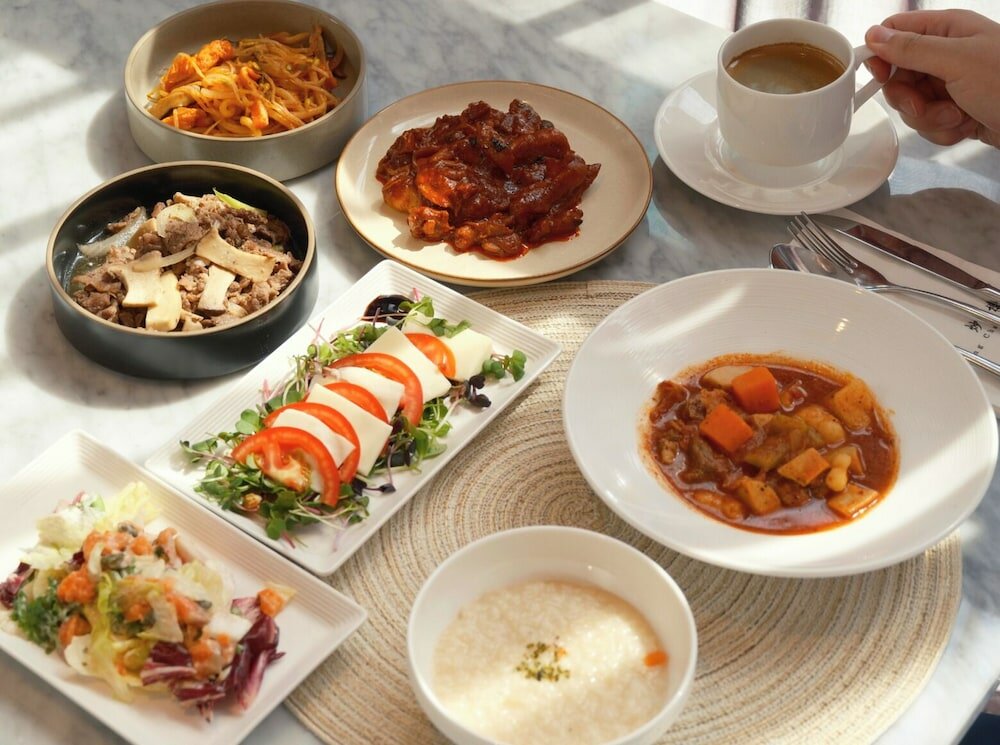 Фото Orakai Daehakro Hotel