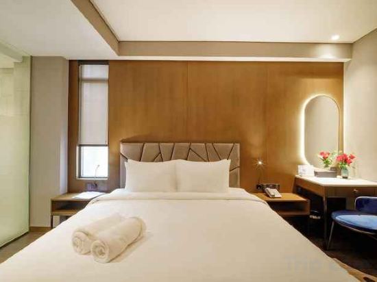 Фото Nhat Ha Lavish Hotel