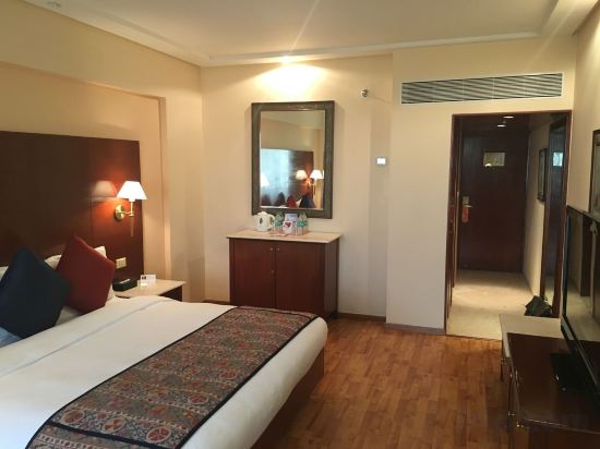 Фото The LaLiT Mumbai