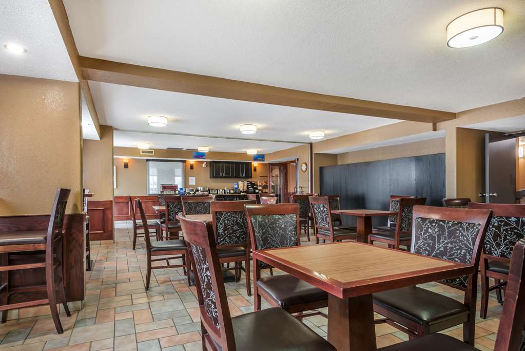 Фото Best Western Strathmore Inn
