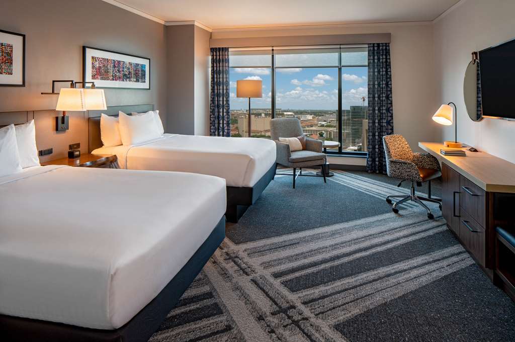 Фото Hilton Garden Inn Austin University Capitol District
