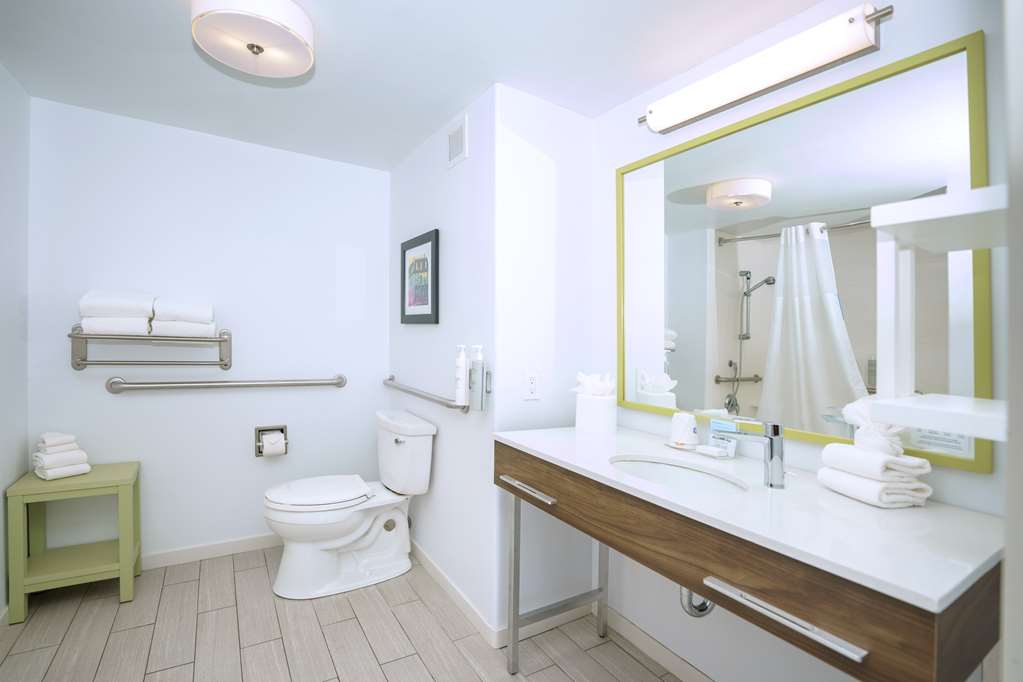 Фото Hampton Inn Hays-North of i 70