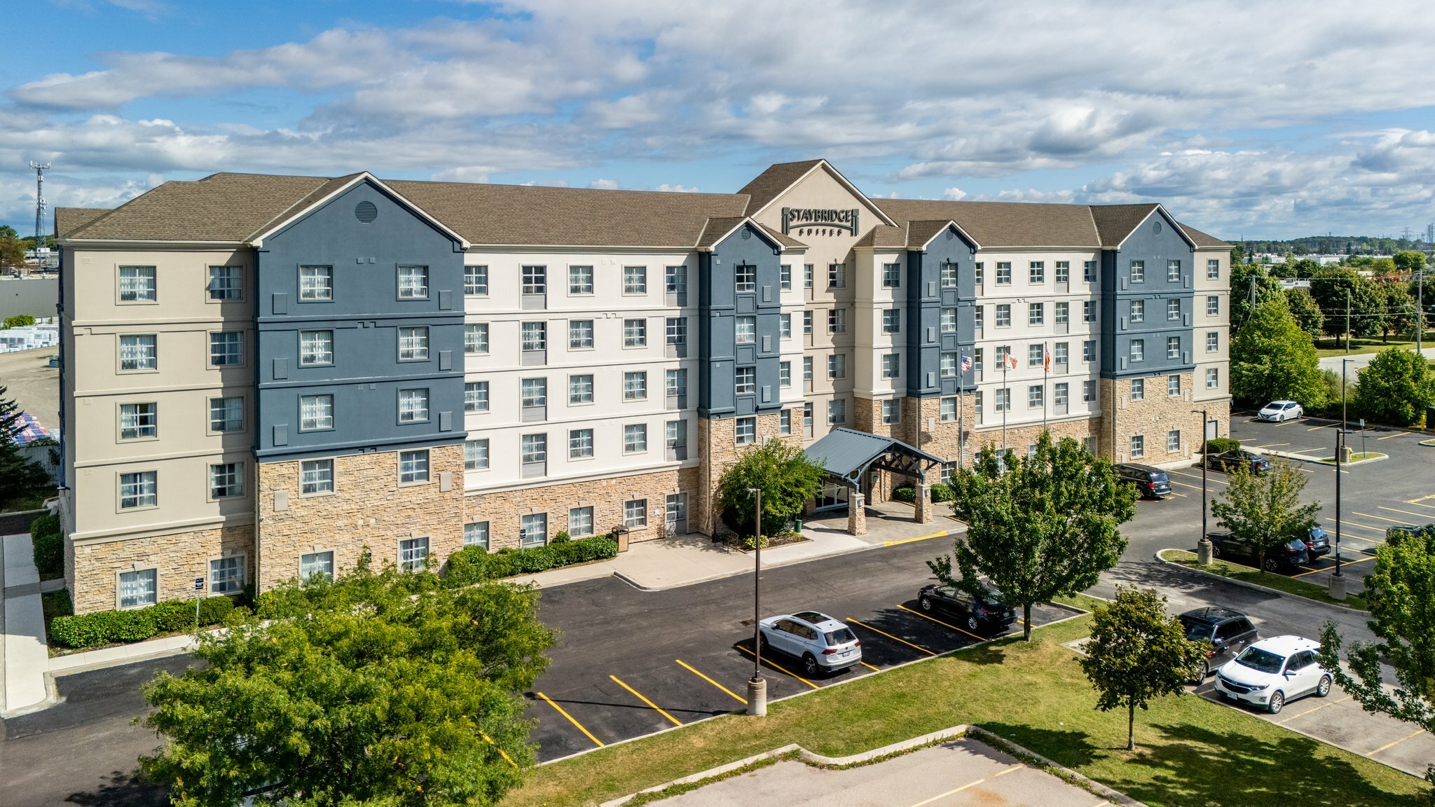 Фото Staybridge Suites London