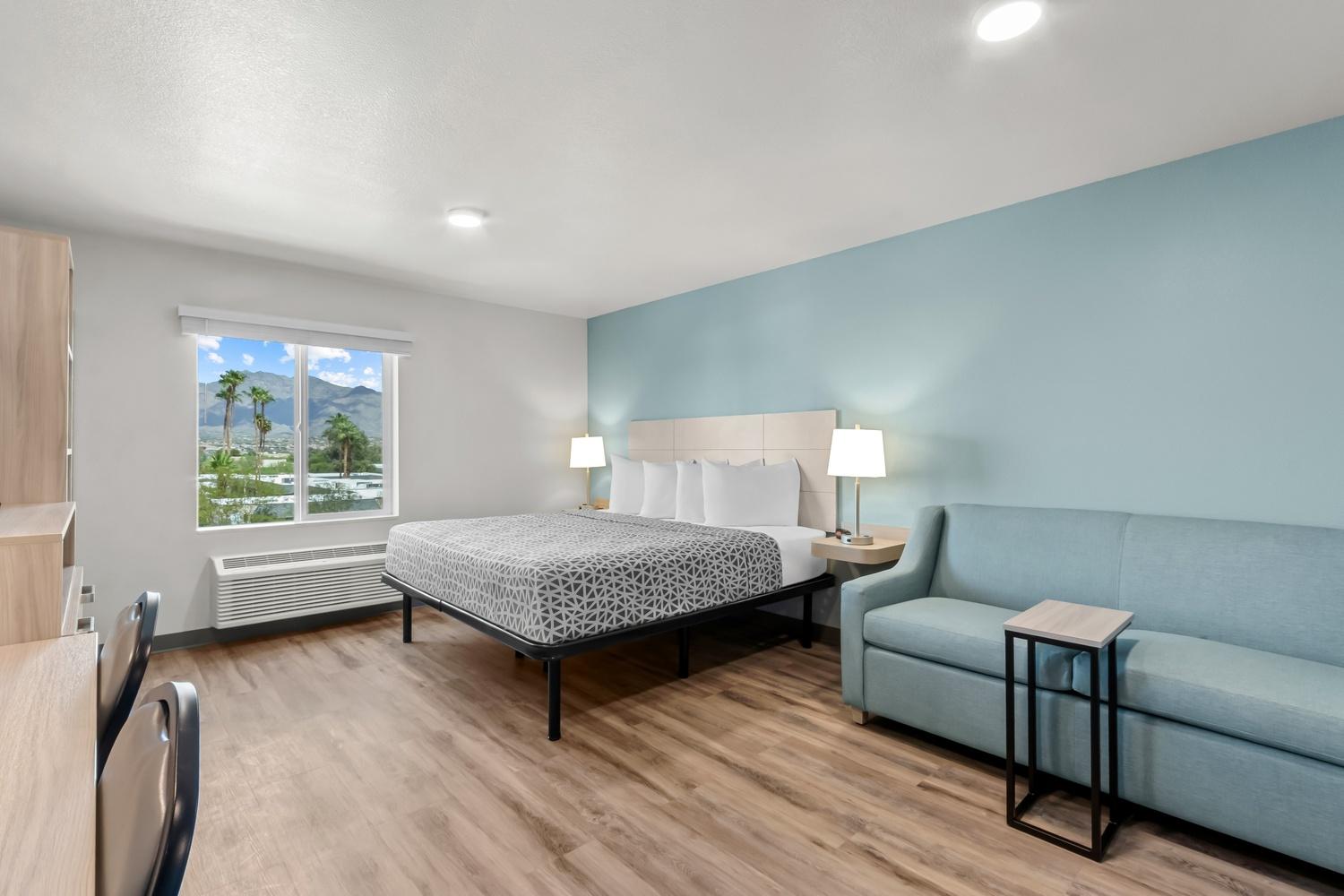 Фото WoodSpring Suites Linden