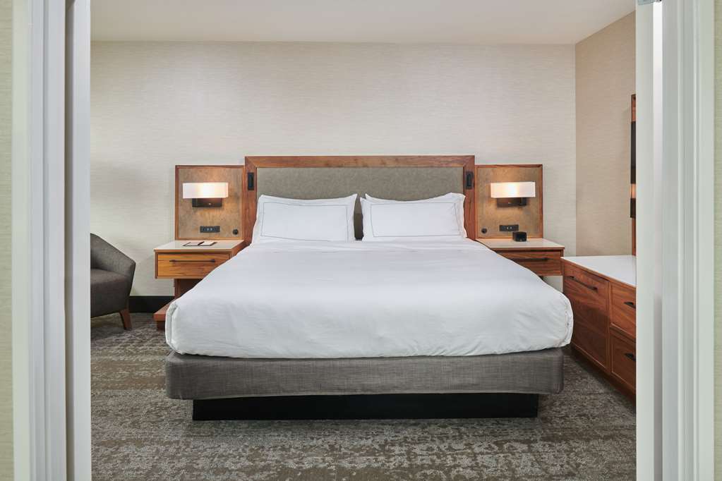 Фото DoubleTree by Hilton Fullerton