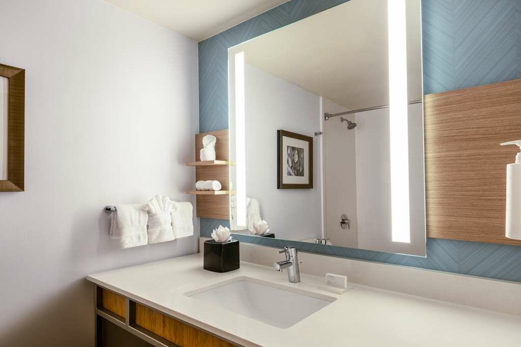 Фото Hilton Garden Inn Bakersfield