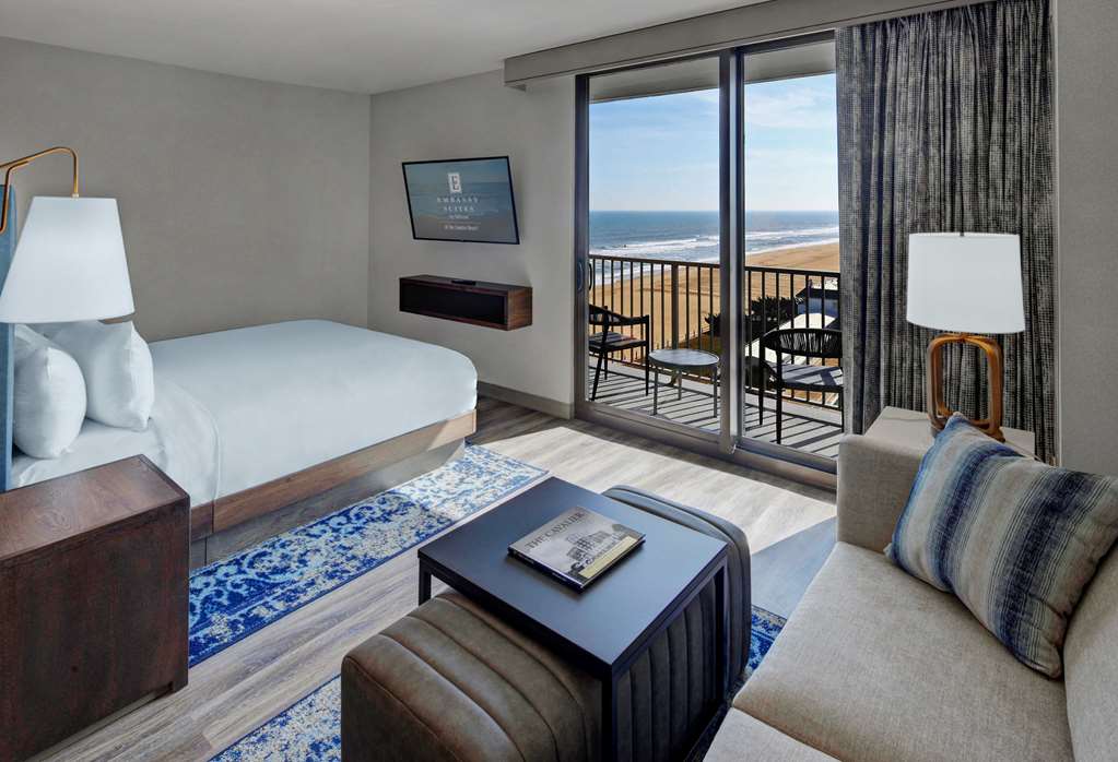 Фото Embassy Suites by Hilton Virginia Beach Oceanfront Resort