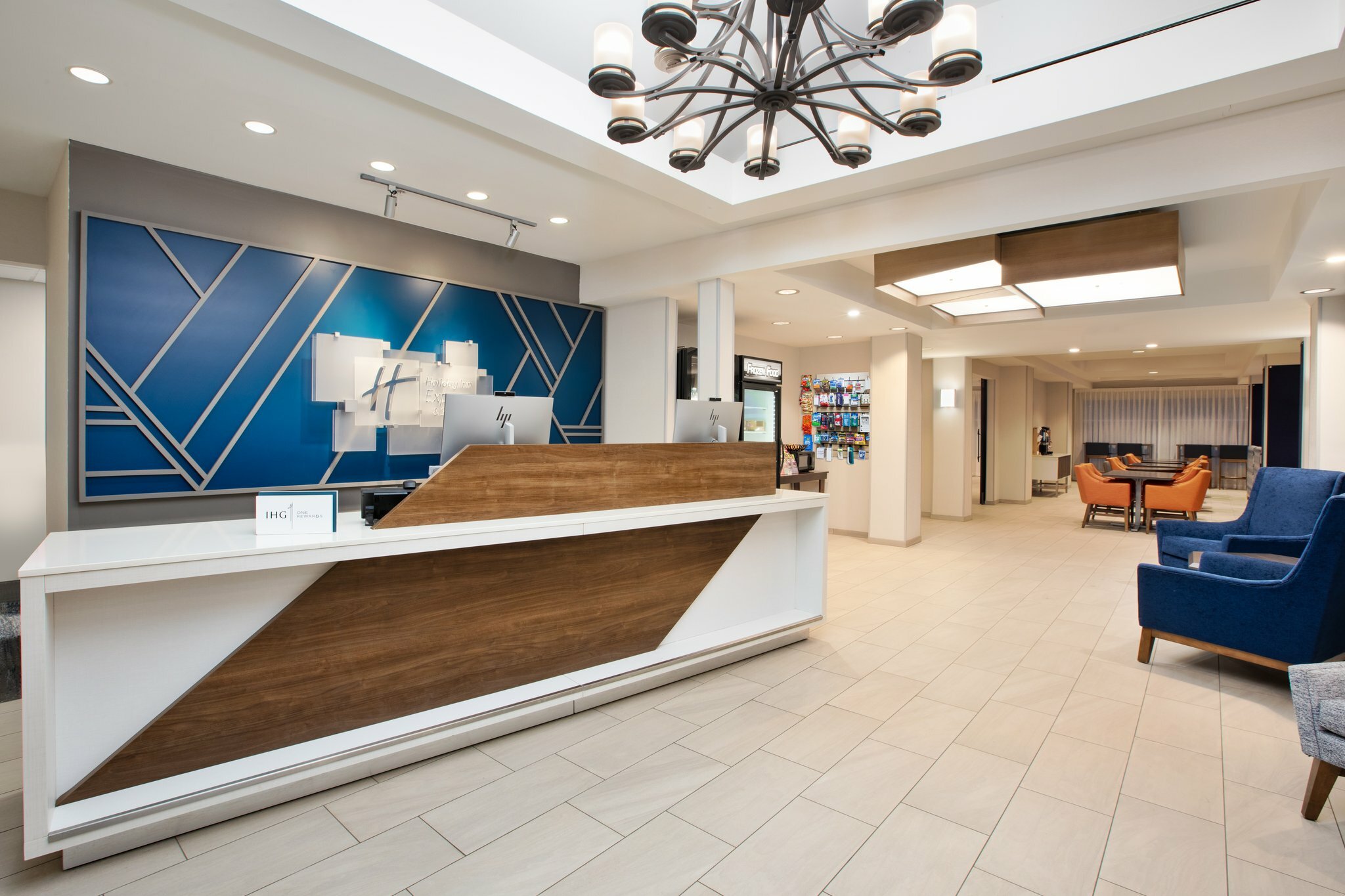 Фото Holiday Inn Express Hotel & Suites Grand Rapids-North, an Ihg Hotel