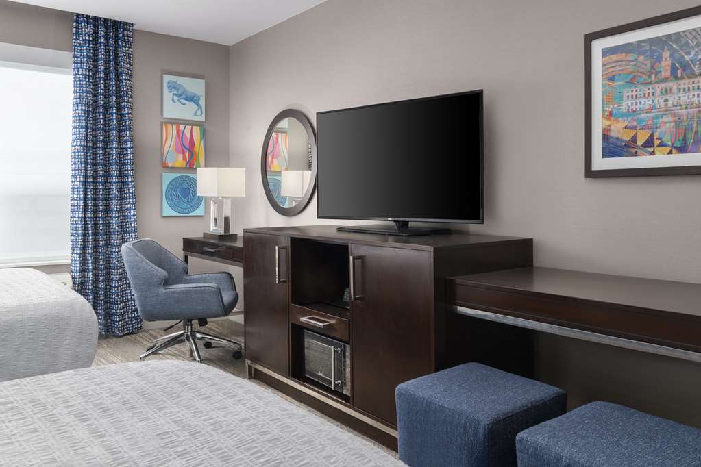 Фото Hampton Inn & Suites Worcester