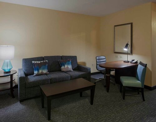 Гостиница Doubletree Suites by Hilton Bentonville в Бентонвилле