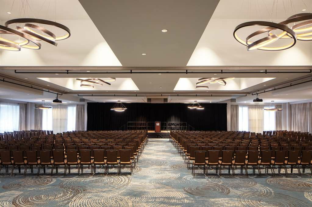 Фото Doubletree by Hilton Sacramento