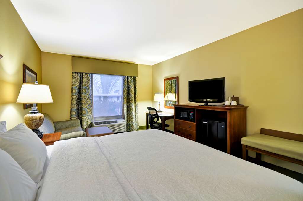 Фото Hampton Inn & Suites Charleston/Mt. Pleasant-Isle Of Palms
