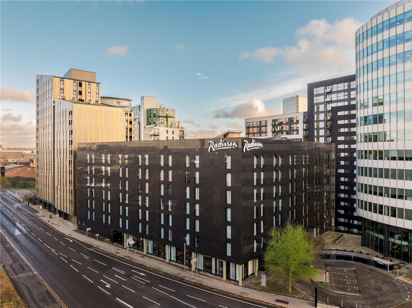 Фото Radisson Hotel Manchester City Centre, A Verified Net Zero Hotel