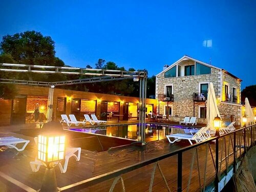 Гостиница Victoria Hotel and Lounge в Фоче