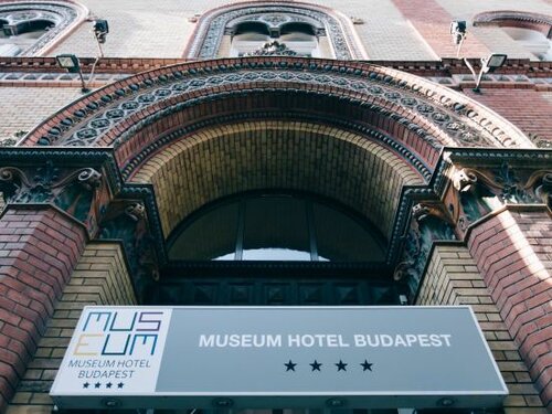 Внешний вид отеля Hotel Museum Budapest в Будапеште, фото 3