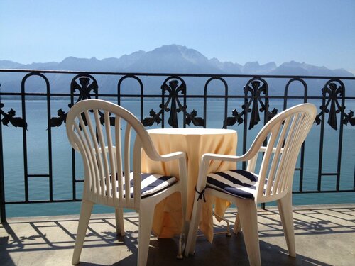 Внешний вид отеля Hotel du Grand Lac Excelsior в Монтрё, фото 3