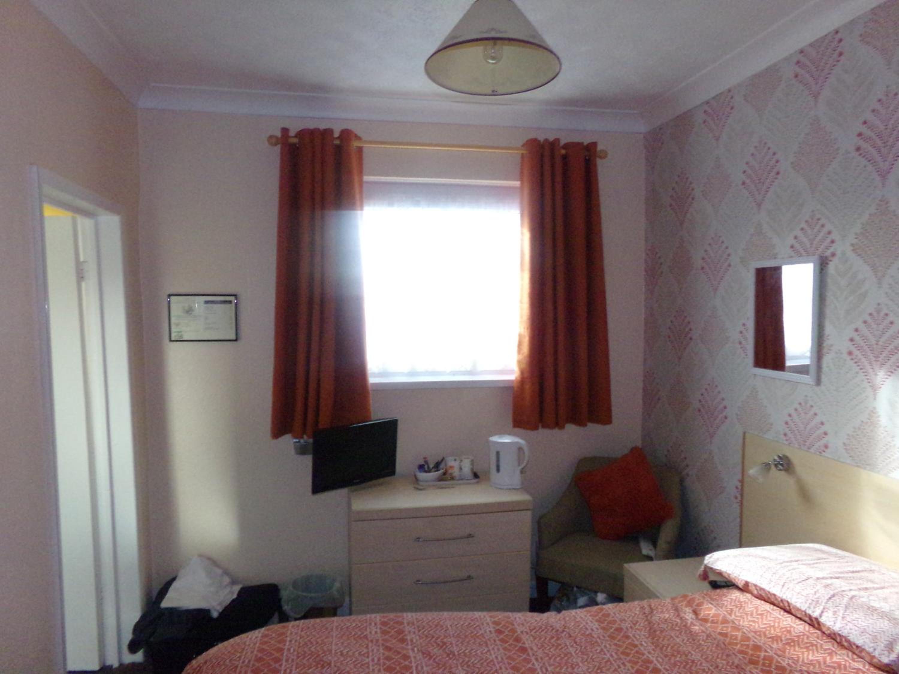 Фото St Annes Hotel