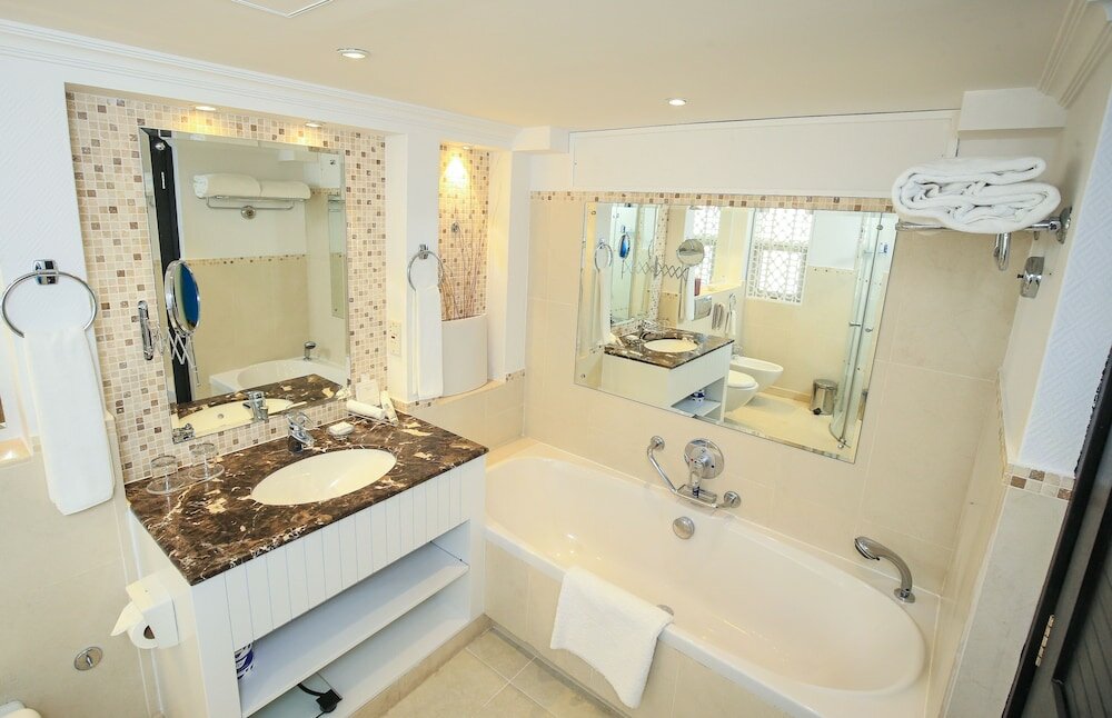 Фото Ja Hatta Fort Hotel