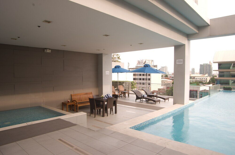 Фото Luxent Hotel