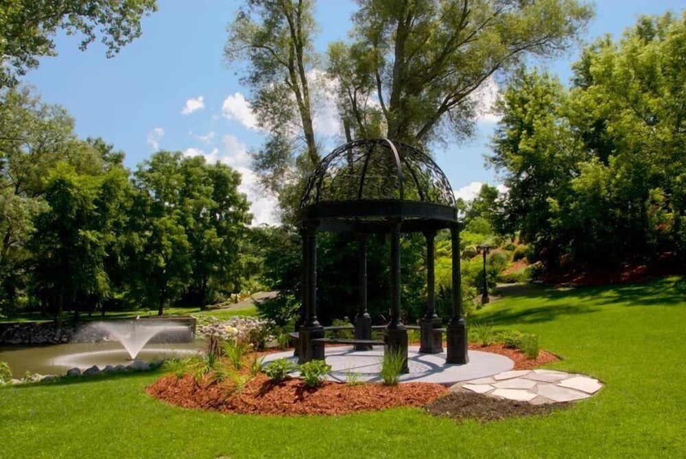 Фото Elm Hurst Inn & SPA