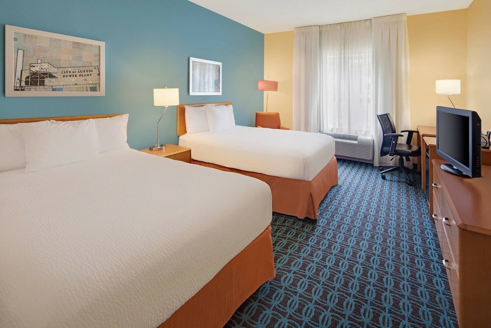 Фото Fairfield Inn & Suites by Marriott Austin-University Area