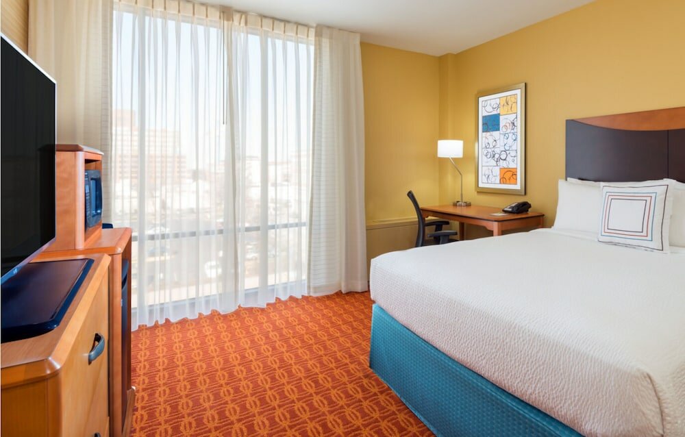 Фото Fairfield Inn & Suites by Marriott Louisville Downtown