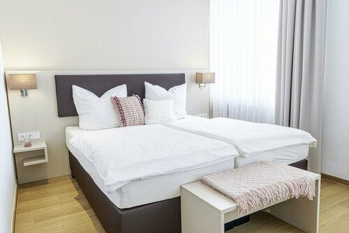 Гостиница Tante Alma's Hotel Lasthaus am Ring в Кёльне