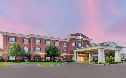 Гостиница Clarion Pointe Sulphur Springs в Салфер Спрингс