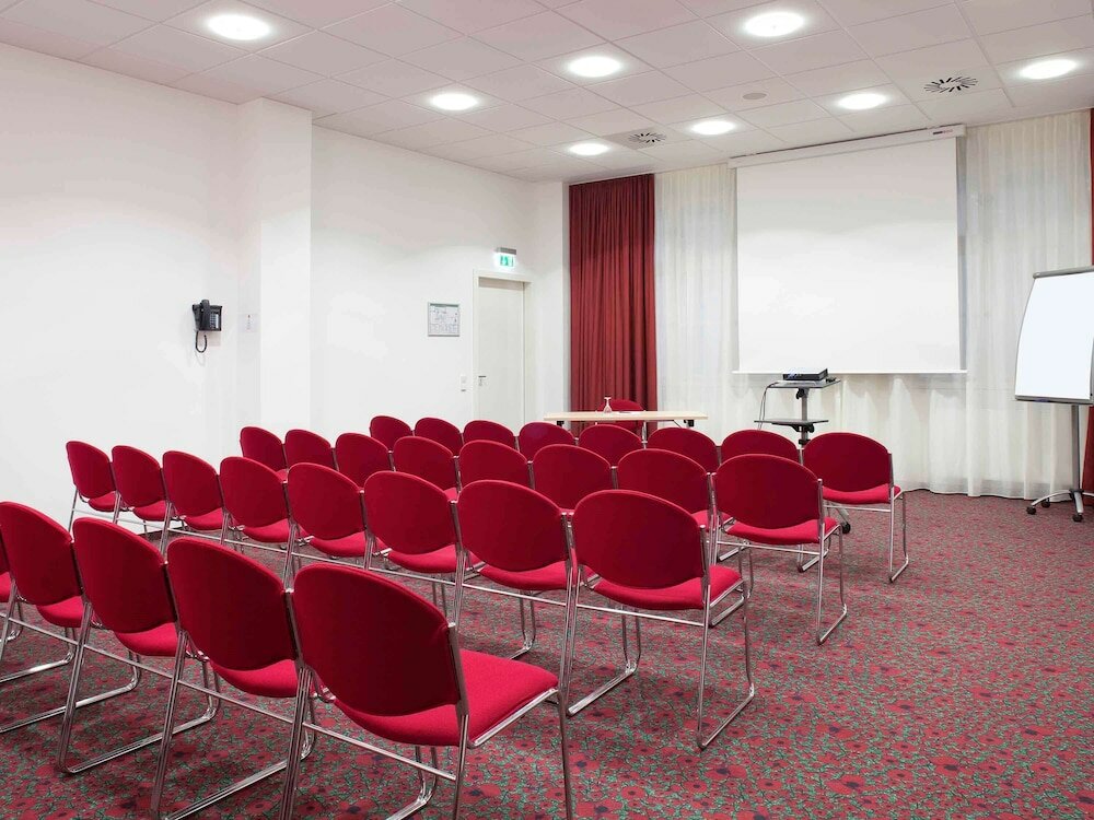 Фото Ibis Karlsruhe Hauptbahnhof