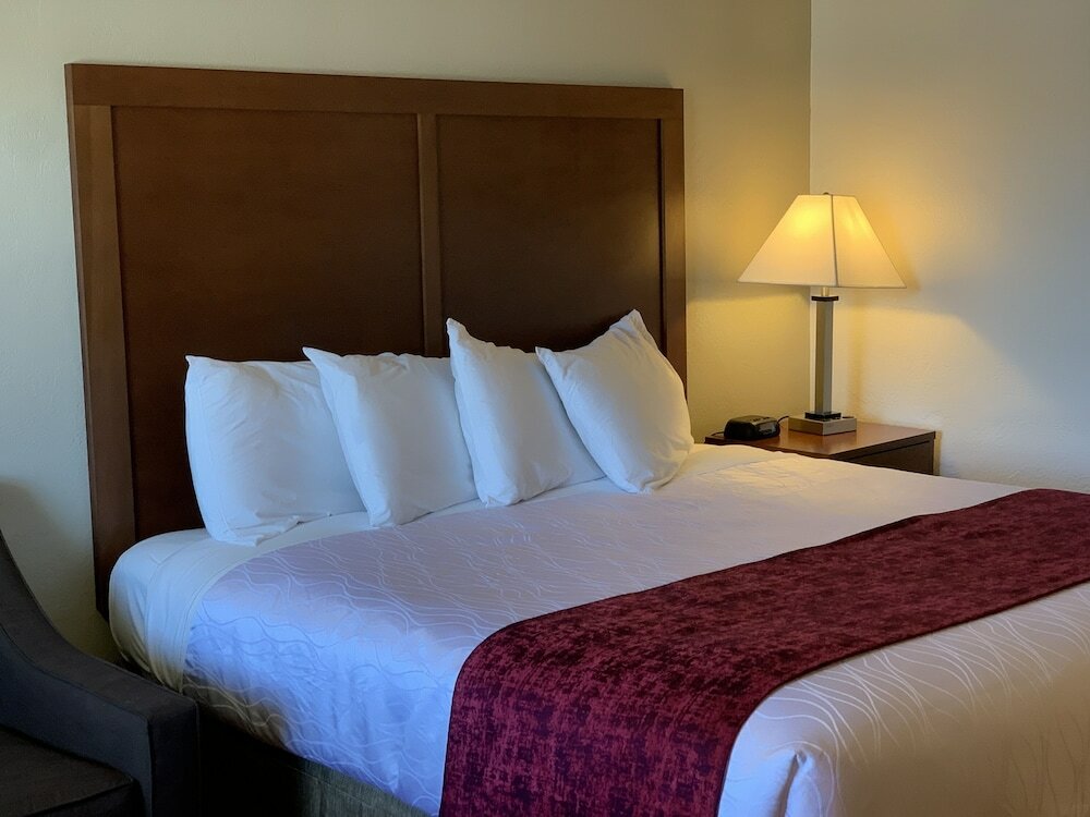 Фото Red Carpet Inn Medford