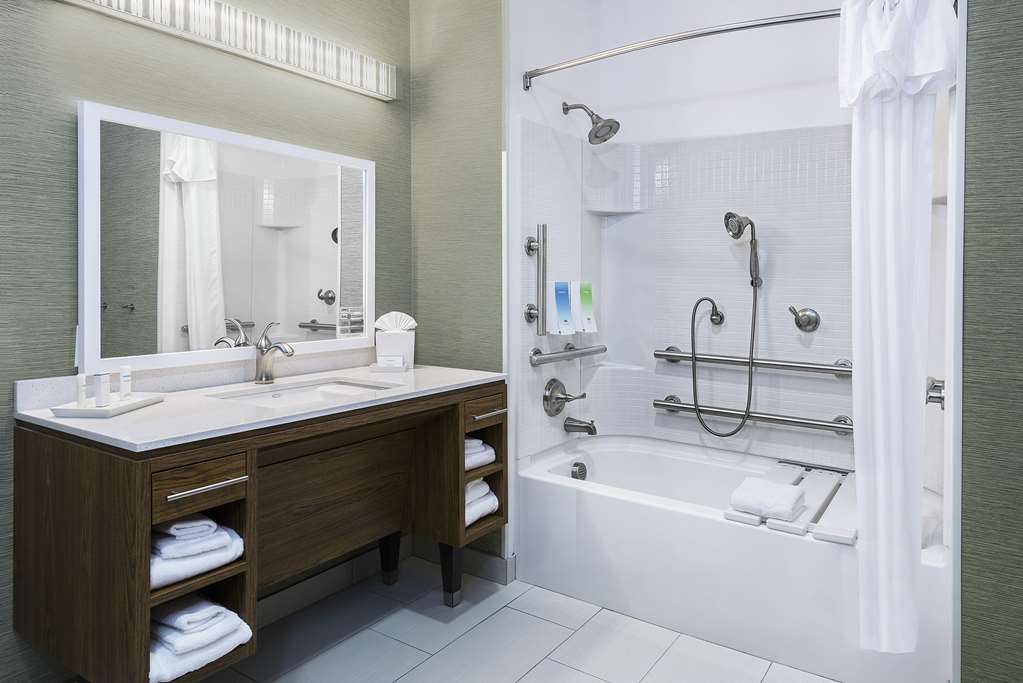 Фото Home2 Suites by Hilton Austin Airport