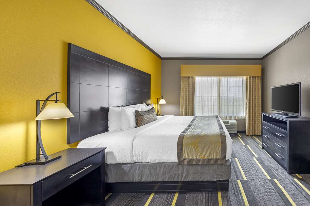 Фото Best Western Plus Emerald Inn & Suites