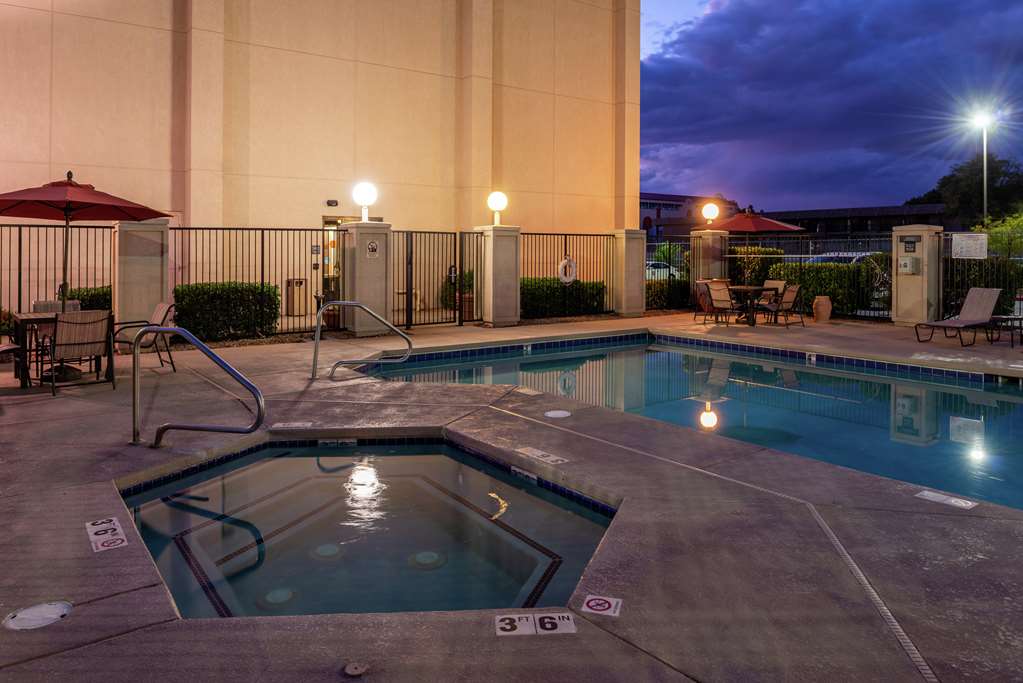 Фото Hampton Inn Albuquerque University Midtown