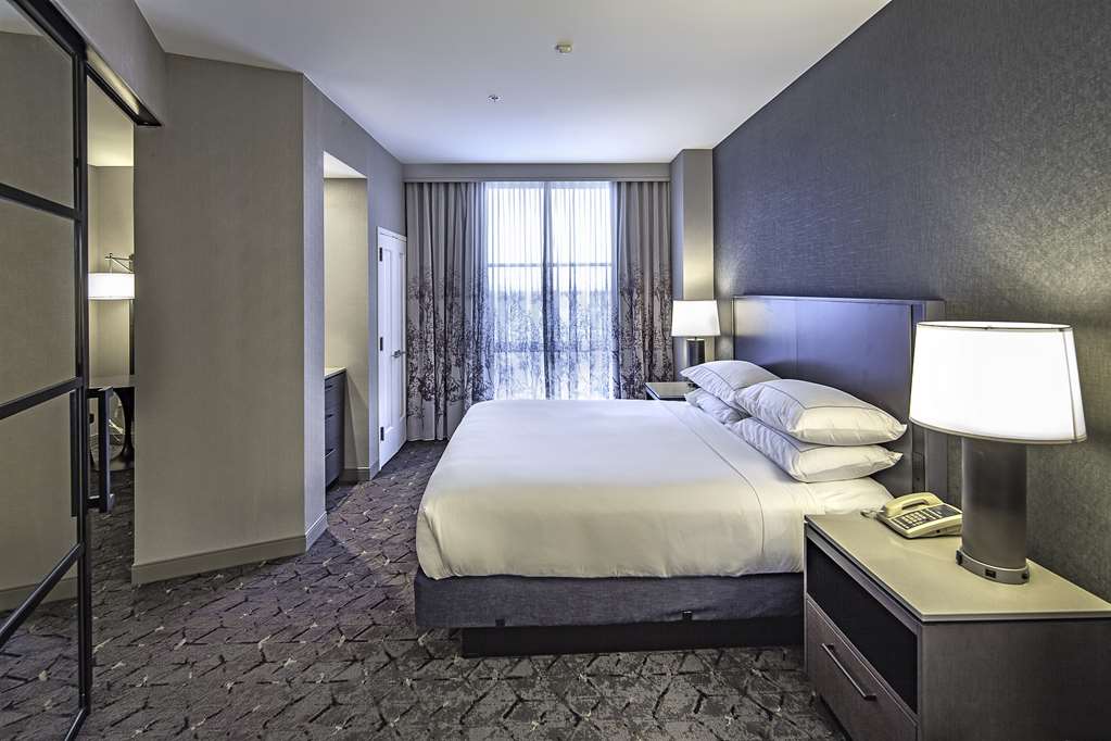 Фото DoubleTree by Hilton Hotel Modesto